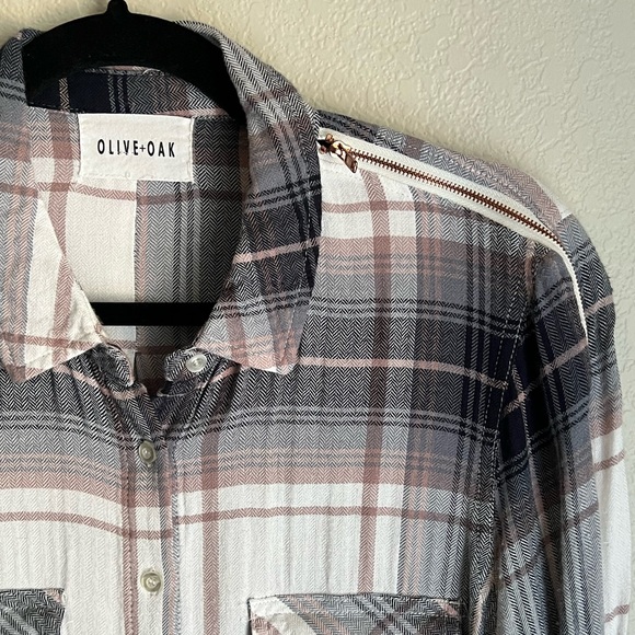 Anthropologie Tops - Olive + Oak Rose Gold Zipper Detail Button Down Top